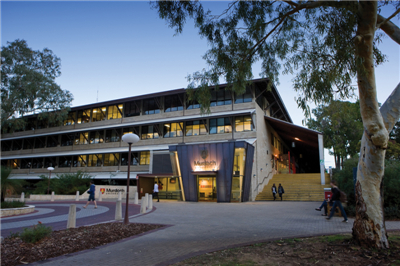 莫多克大学